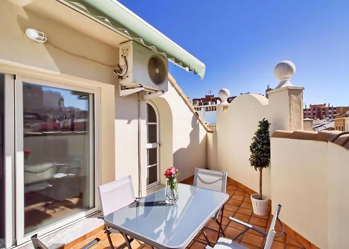 Atico Con Terraza Privada En Malaga Centro